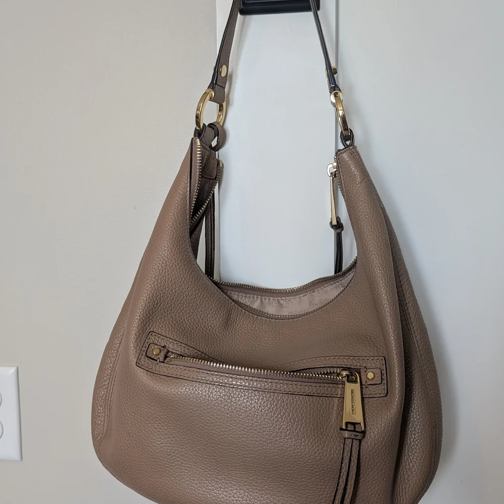 Michael Kors Tan Leather Shoulder Bag - Picture 2 of 7